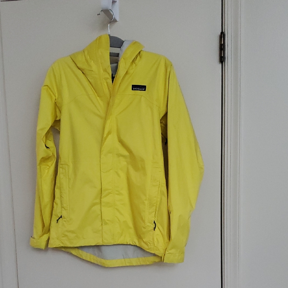 Patagonia Lady's Bright Yellow water proof Hood Jacket XS reg
